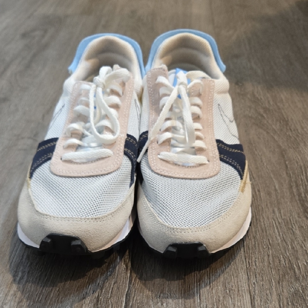 Womens' Nike DayBreak